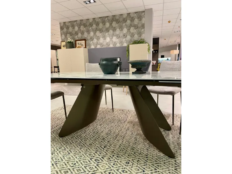 Tavolo rettangolare in ceramica Orion di Connubia in Offerta Outlet 