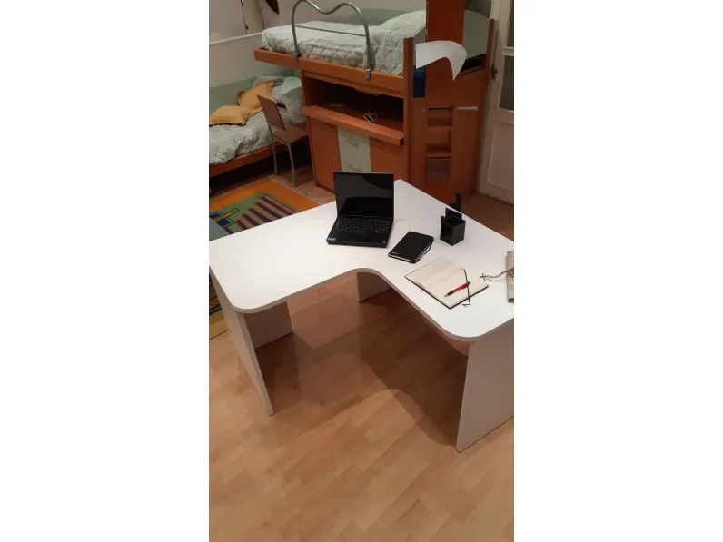 Tavolo Corner di Arredo3 scontato del 37%