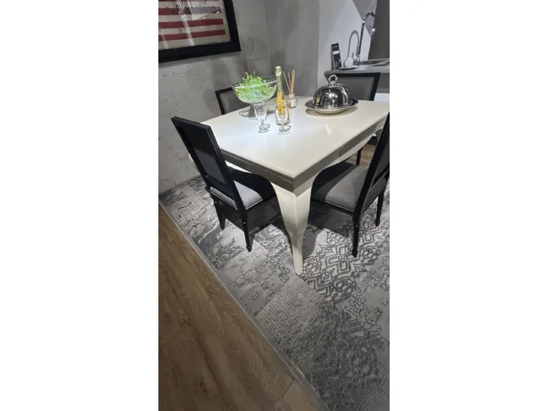 Tavolo quadrato laccato  Dialma brown a prezzo scontato