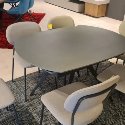 Tavolo ellittico in pietra Tavolo + sedie  di Collezione esclusiva in Offerta Outlet