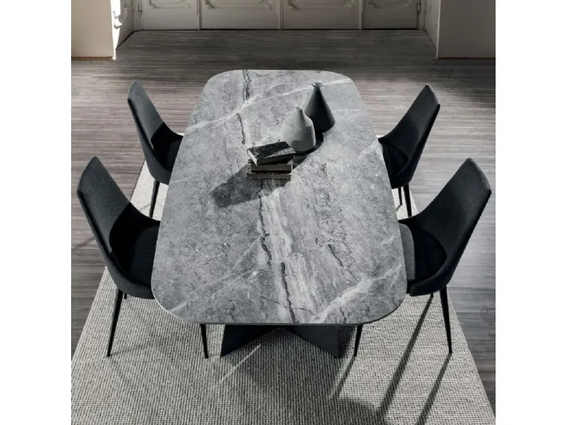 Tavolo sagomato in ceramica Empire * di La seggiola in Offerta Outlet