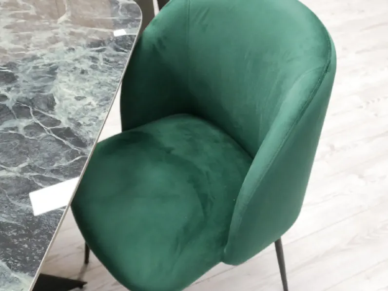 Tavolo in ceramica ovale Empire La seggiola in offerta outlet