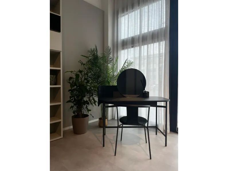 Tavolo Scrittoio ninfea e sedia agel di Novamobili scontato del 30%