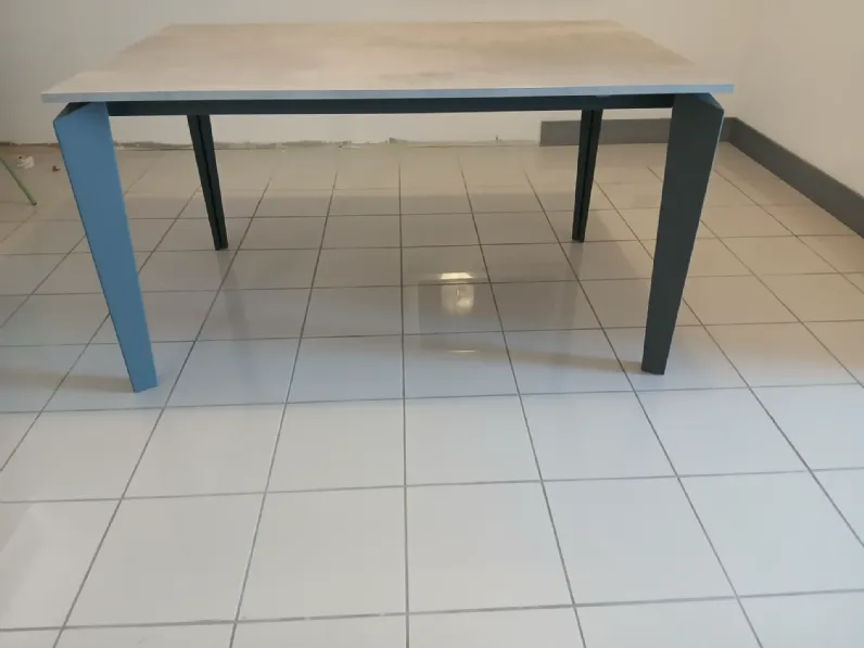 Tavolo Freccia Zamagna a prezzo ribassato