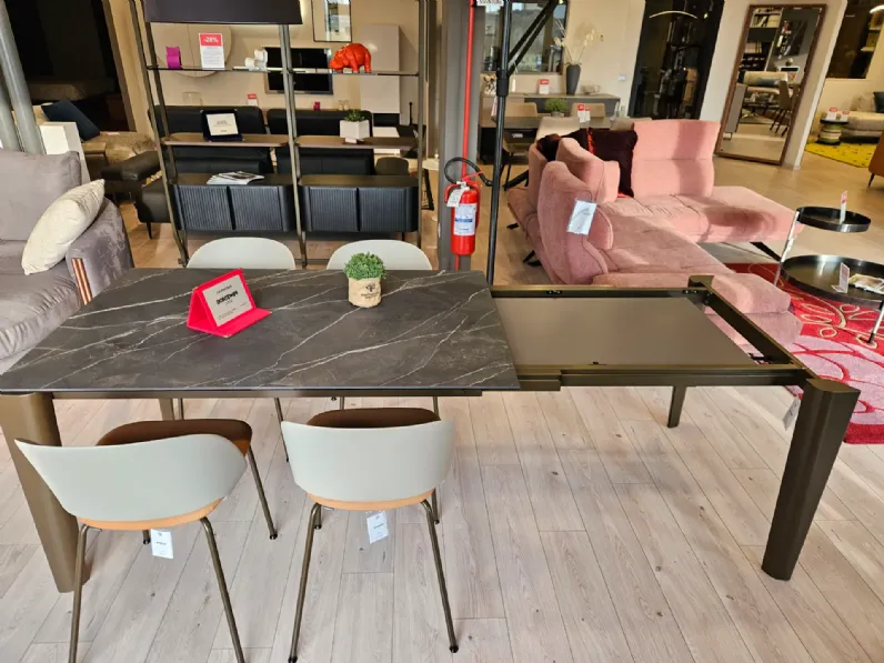 Tavolo rettangolare in ceramica Tavolo bontempi modello etro di Bontempi in Offerta Outlet