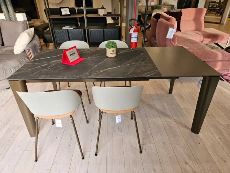 Tavolo rettangolare in ceramica Tavolo bontempi modello etro di Bontempi in Offerta Outlet