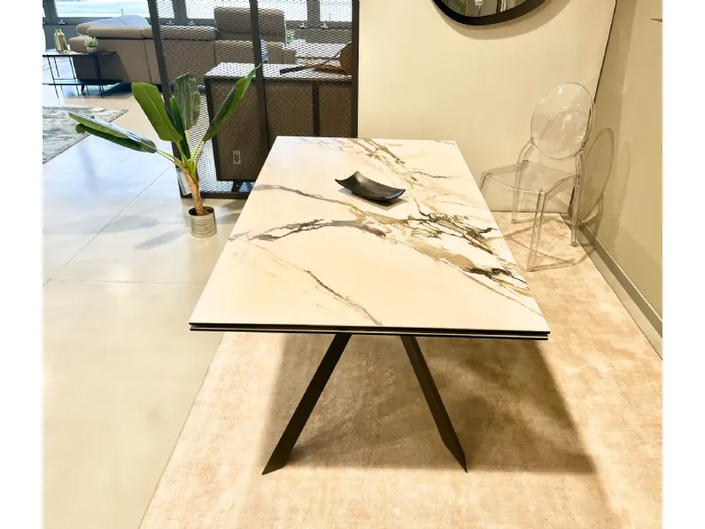 Tavolo in ceramica rettangolare Tavolo cross calacatta borghini Stones in offerta outlet