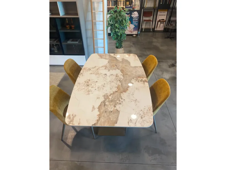 Tavolo sagomato Baltik new up Sedit scontato del 50%