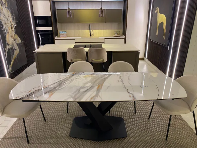 Tavolo sagomato D9075 Collezione esclusiva scontato del 50%