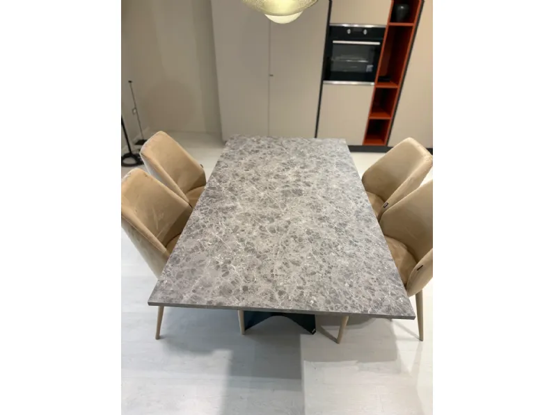 Tavolo Luxor di Scavolini scontato del 35%