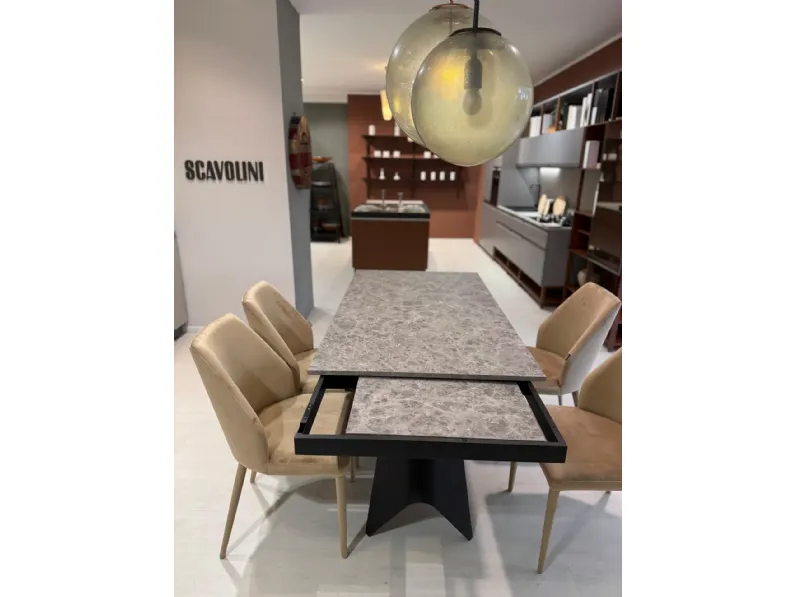 Tavolo Luxor di Scavolini scontato del 35%