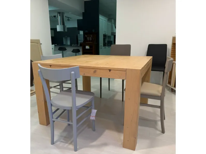 Tavolo In legno di Fratelli mirandola scontato del 50%