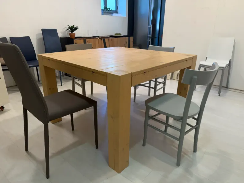 Tavolo In legno di Fratelli mirandola scontato del 50%