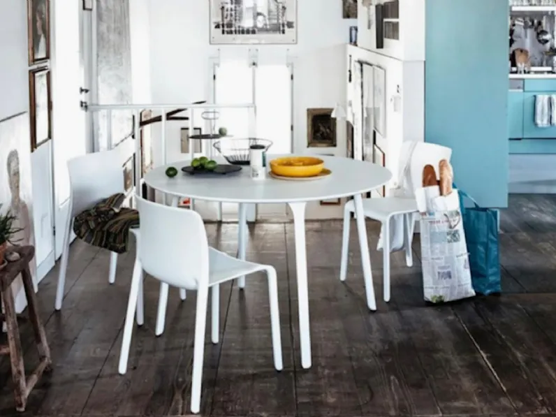 Tavolo in legno rotondo Tavolo first d80 bianco Magis in offerta outlet