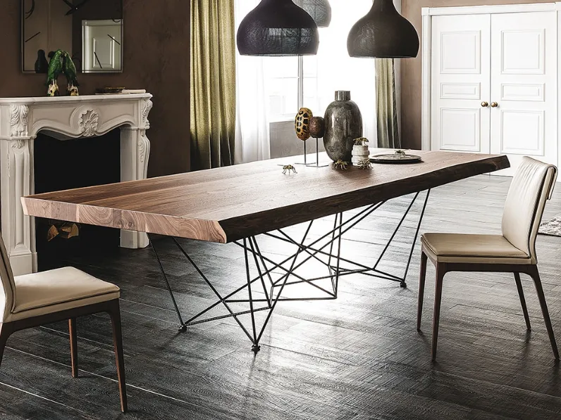 Tavolo Gordon di Cattelan Italia, legno profondo, scontato in outlet!