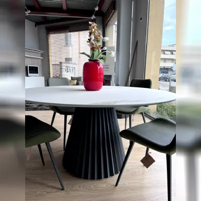 Tavolo Tavolo plissé Midj a prezzo ribassato
