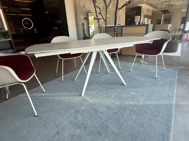 Tavolo Kyoto 140 di Stones scontato del 27%