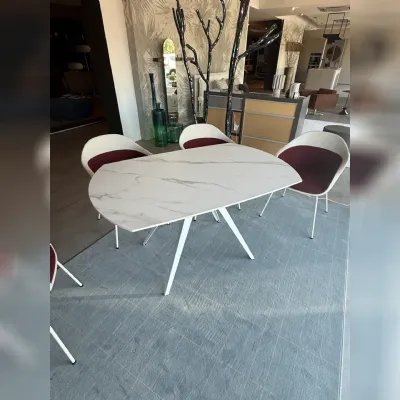 Tavolo Kyoto 140 di Stones scontato del 27%