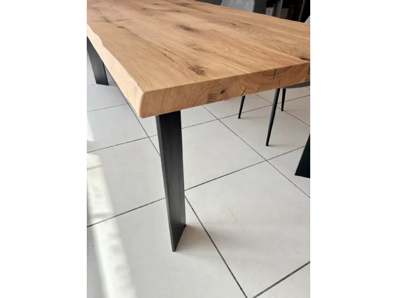 Tavolo Linear di Artigianale scontato del 56%