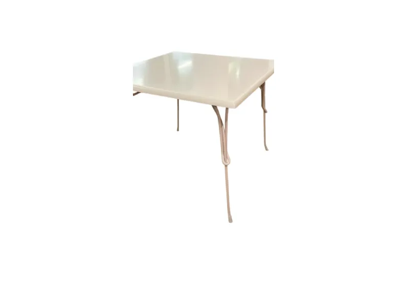 Tavolo quadrato Tavolo vigna 90x90 Magis scontato del 70%