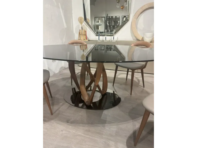 Tavolo in vetro ellittico Infinity Porada in offerta outlet
