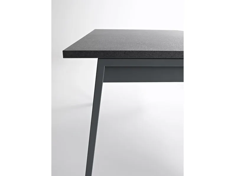 Tavolo rettangolare a quattro gambe Delta 120 Point house scontato
