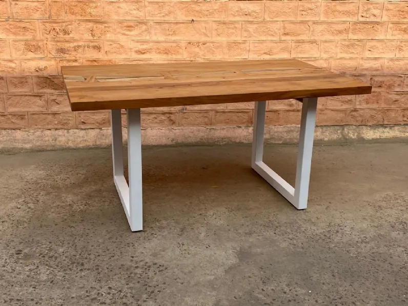 Tavolo in legno gambe in ferro - Per la casa e per te - Arredament