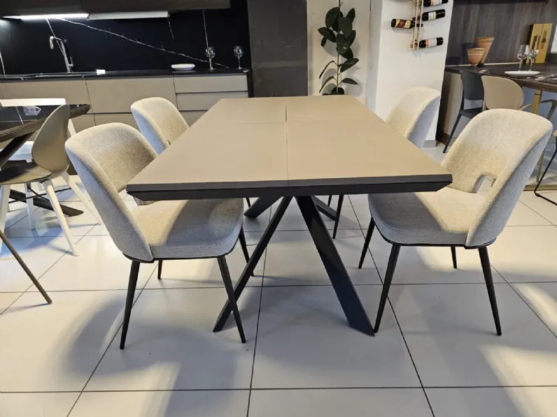 Tavolo in altri materiali rettangolare 4x4 Ozzio in offerta outlet