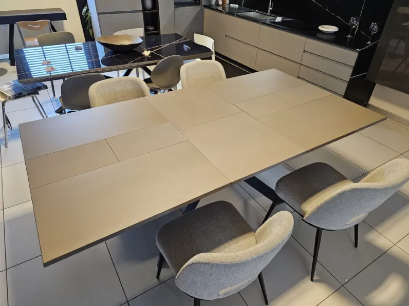 Tavolo in altri materiali rettangolare 4x4 Ozzio in offerta outlet