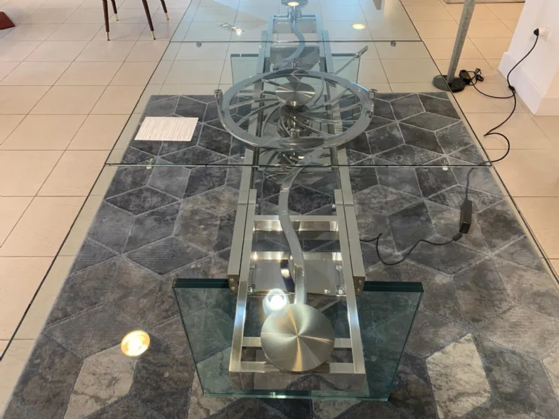 Tavolo con piano in vetro rettangolare di Naos a PREZZO OUTLET 