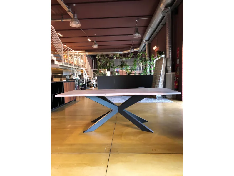 Tavolo fisso Free table di Devina nais a prezzo riservato 