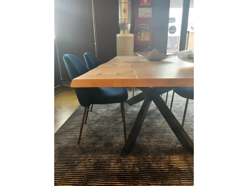 Tavolo fisso Free table di Devina nais a prezzo riservato 