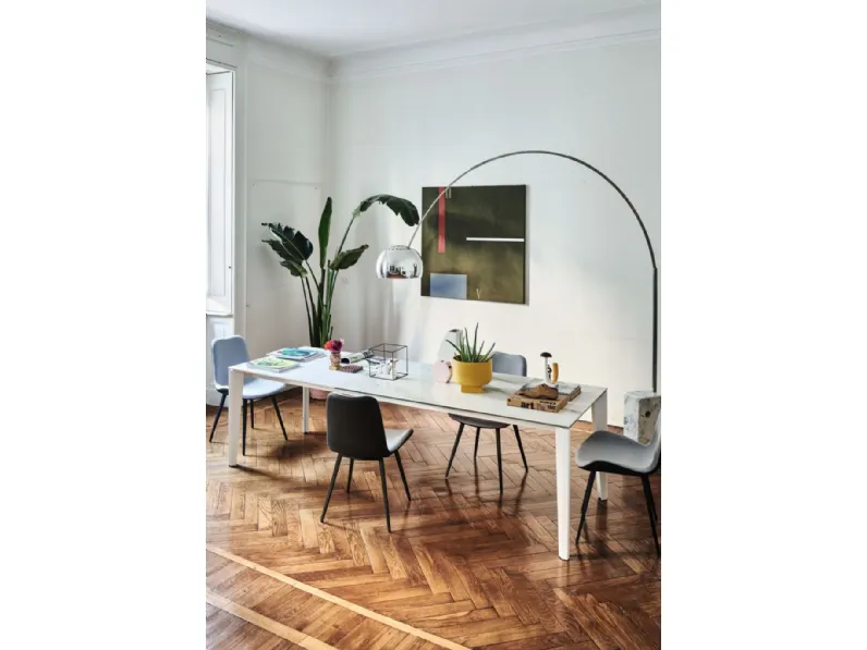 Tavolo Diamante Midj in vetro Allungabile scontato 30%