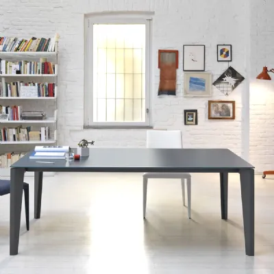 Tavolo Diamante Midj in vetro Allungabile scontato 30%