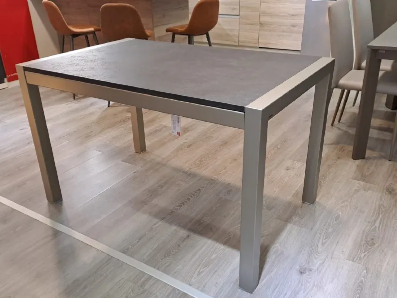 Tavolo Quadrifoglio di Scavolini scontato del 39%