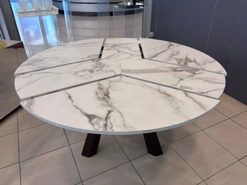 Tavolo in offerta outlet modello Genius di Colico 