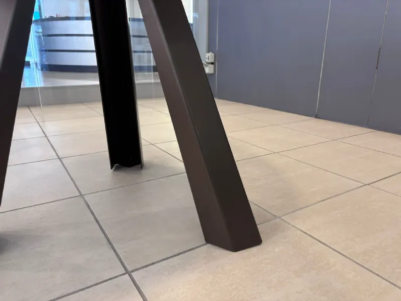 Tavolo in offerta outlet modello Genius di Colico 