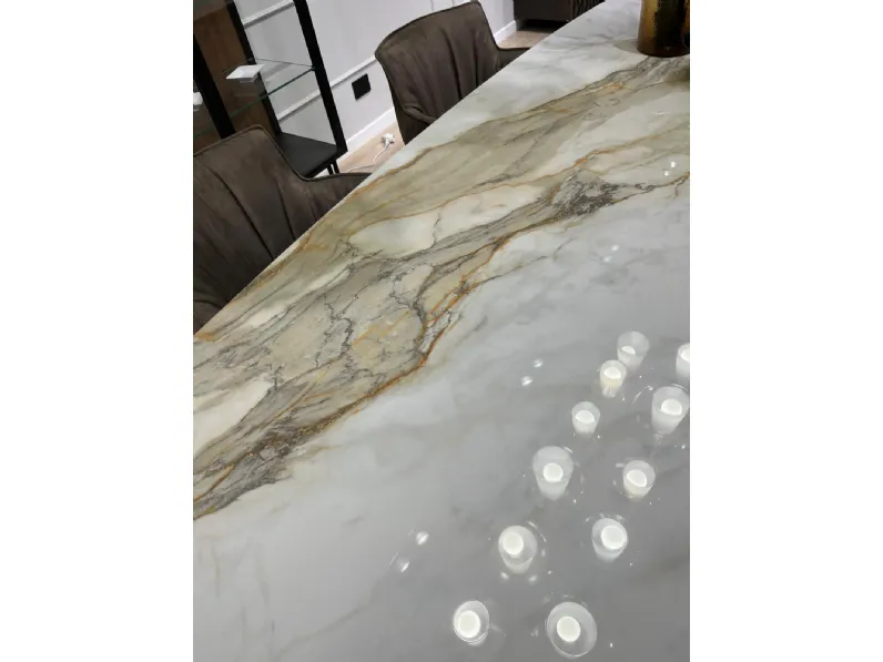 Tavolo Skorpio keramik di Cattelan italia scontato del 35%
