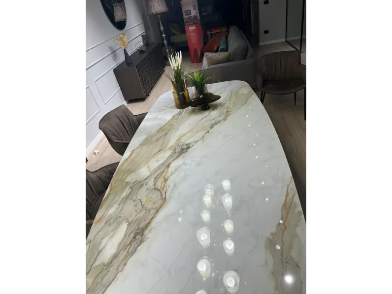 Tavolo Skorpio keramik di Cattelan italia scontato del 35%