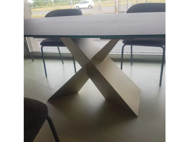 Tavolo in ceramica sagomato Ship Zamagna in offerta outlet