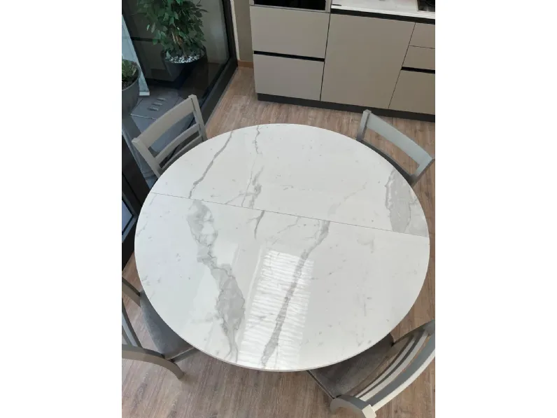 Tavolo in ceramica rotondo Sun super Altacom a prezzo scontato