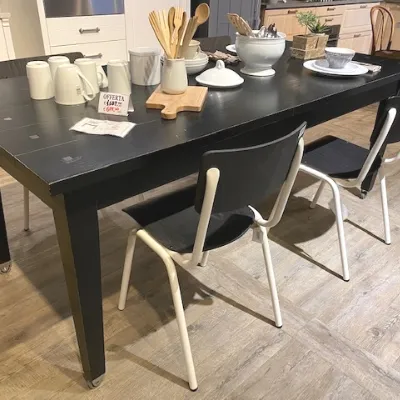 Tavolo  di Dialma brown scontato del 50%