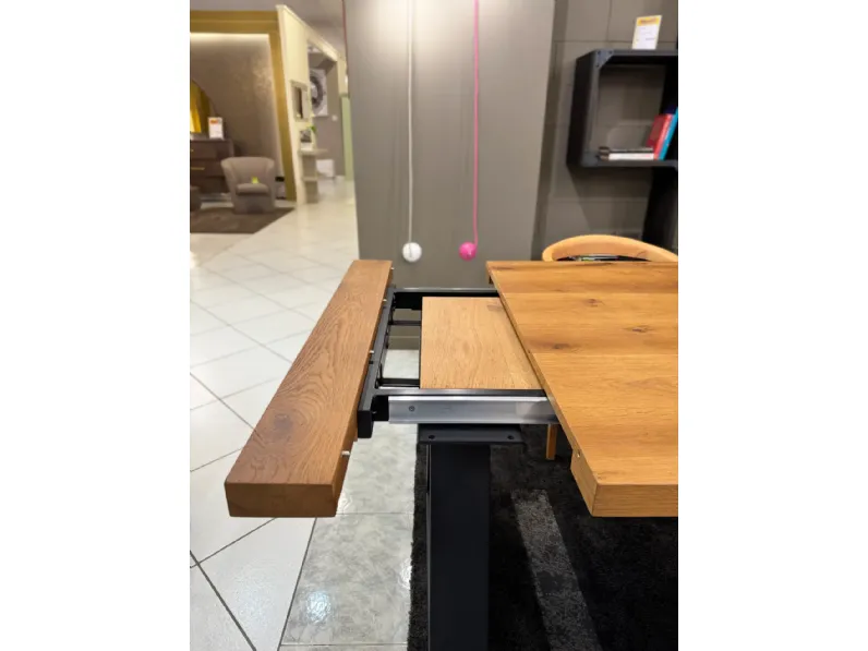 Tavolo in legno rettangolare Tavolo mekano Alta corte in offerta outlet