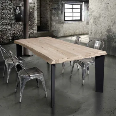 Tavolo moderno in legno Mottes selection. Sconto del 50%. Lunghezza perfetta per l'architetto.