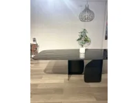 Tavolo con piano in ceramica ellittico di Calligaris a PREZZO OUTLET 