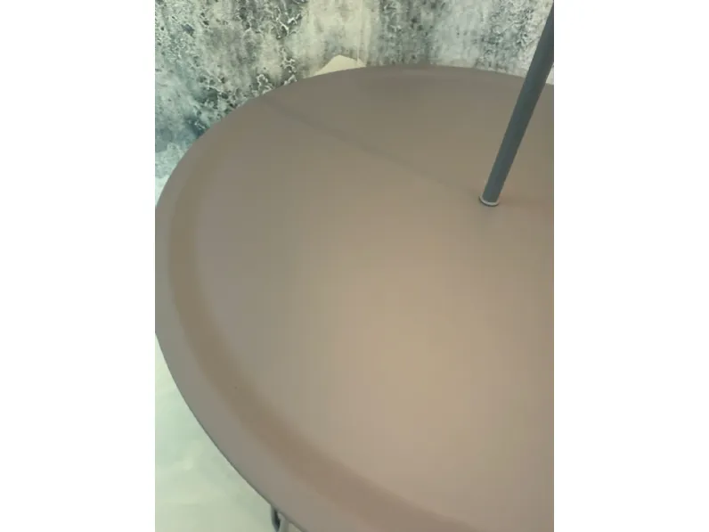 Prezzi ribassati per il tavolino design Gervasoni lc 47 di Gervasoni