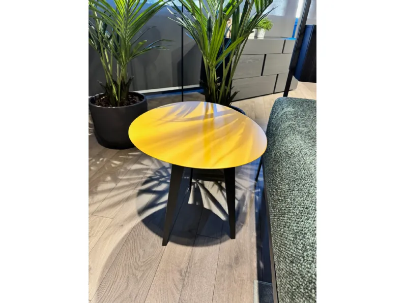Prezzi ribassati per il tavolino design Flowers di Lema