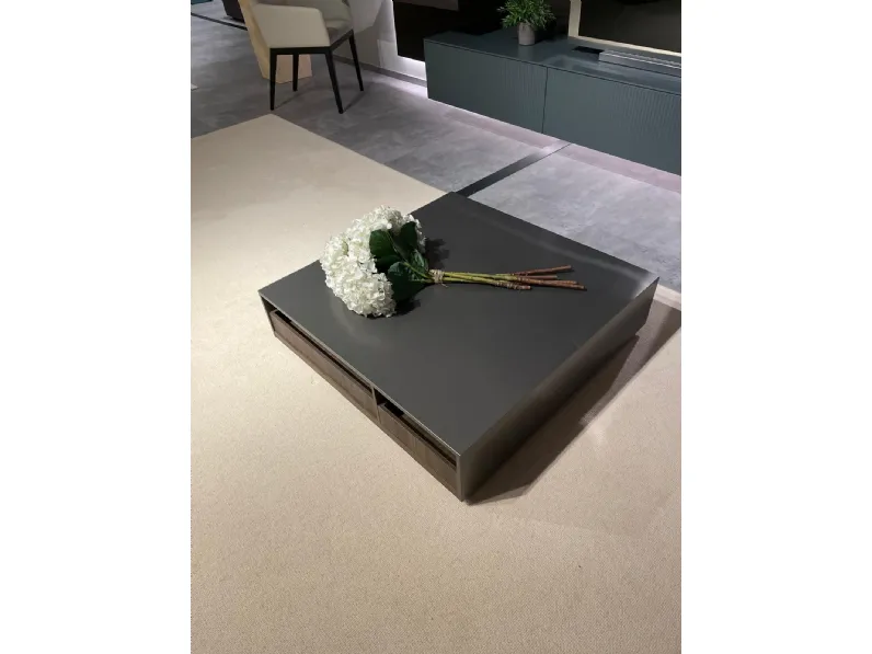 Prezzi ribassati per il tavolino design Seven di Novamobili