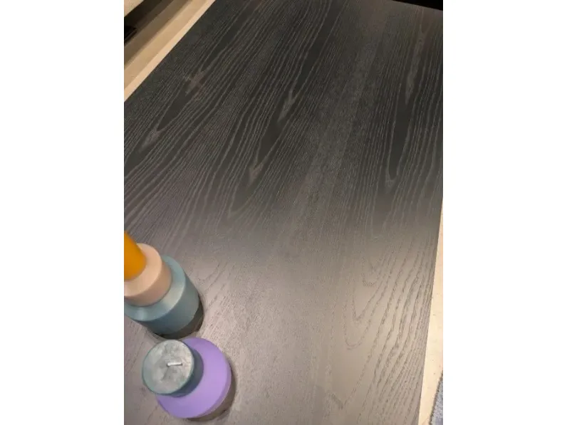 Tavolino moderno Overdyed di Moroso a prezzo ribassato