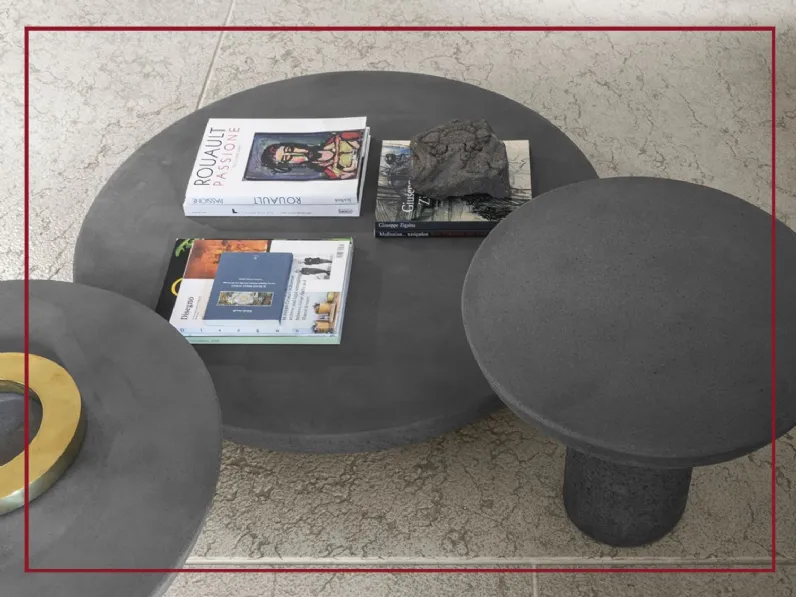 Prezzi ribassati per il tavolino design Olo cemento di Mogg